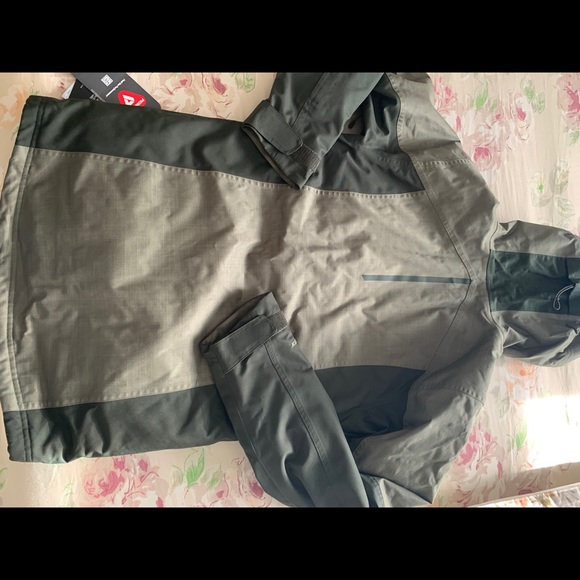 Under armour winter jacket - Picture 2 of 5